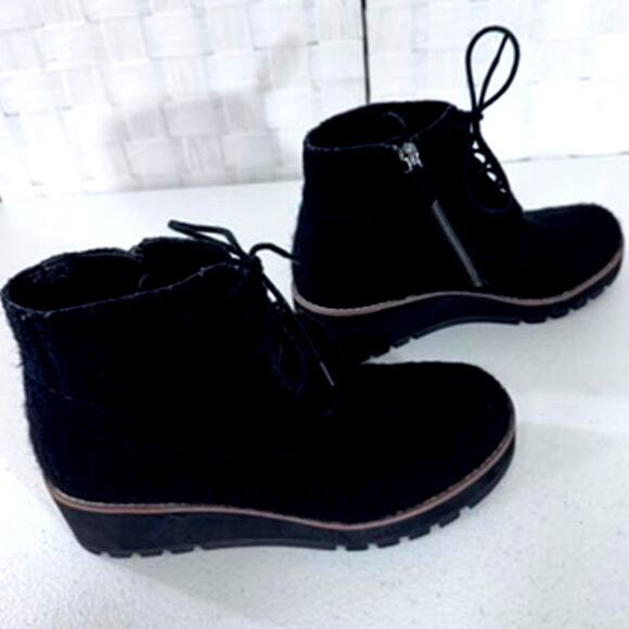 "Eileen Fisher" Black, Crew, Felted , Lace Up, Bootie, Size 7,Wedge Heel, Winter - Picture 1 of 10